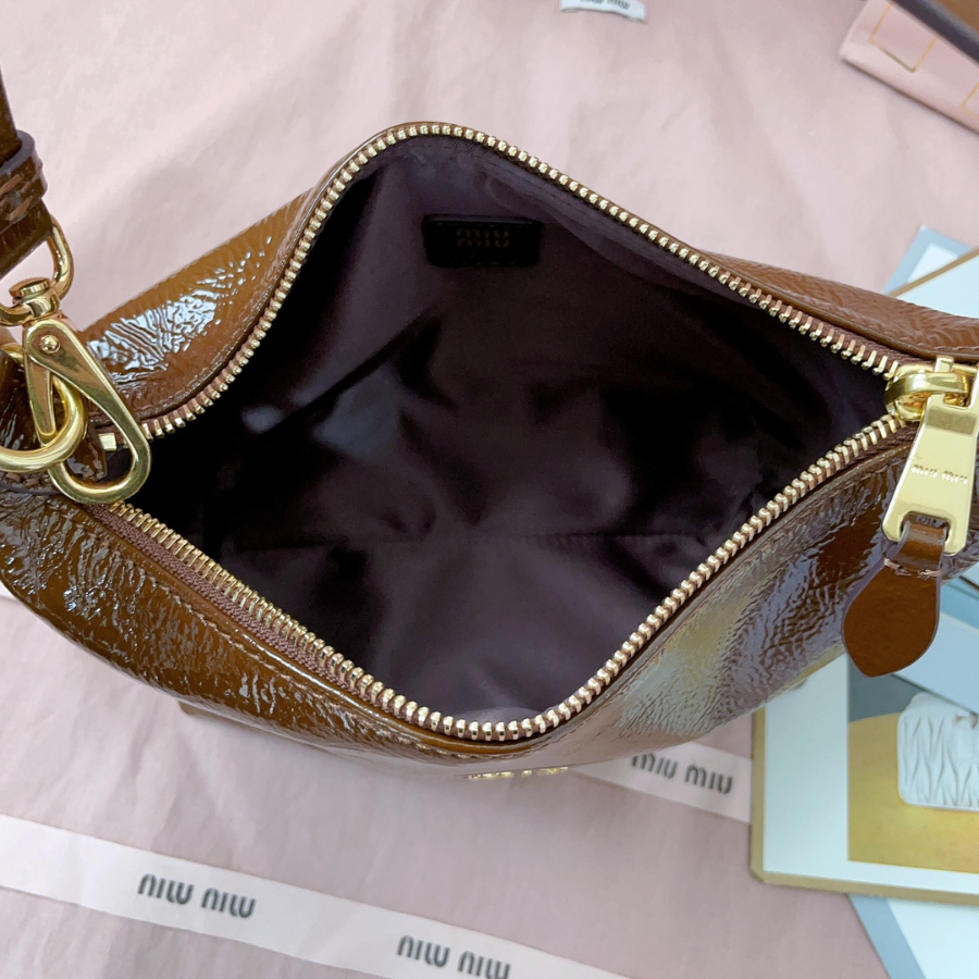 미우미우 나플락 페이던트 가죽 파우치 브라운 5NE841 1925.514cm5.jpg