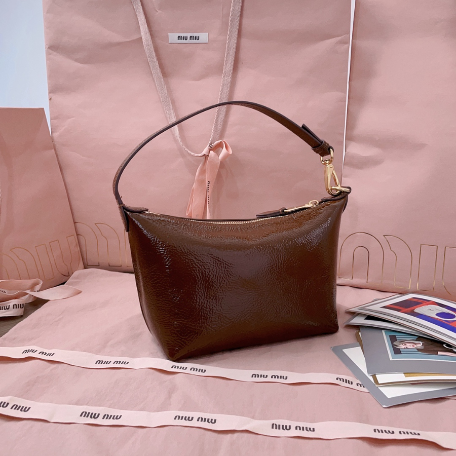 미우미우 나플락 페이던트 가죽 파우치 브라운 5NE841 1925.514cm2.jpg