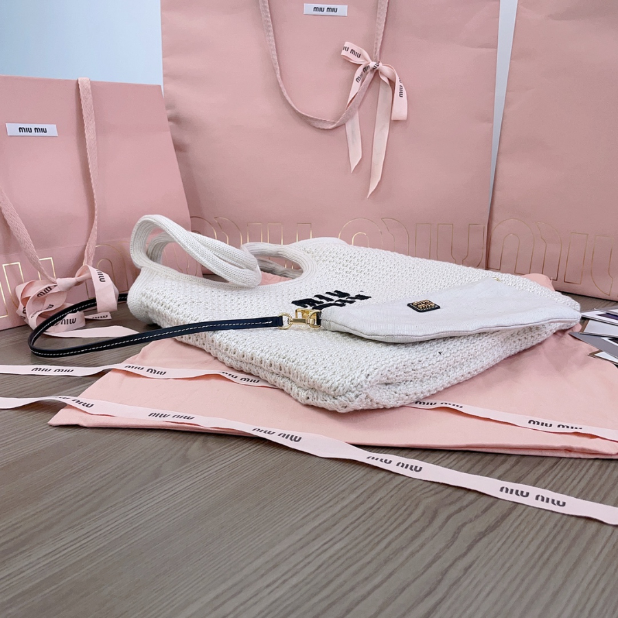 미우미우 로고 니트 토트백 3540cm 화이트6.jpg