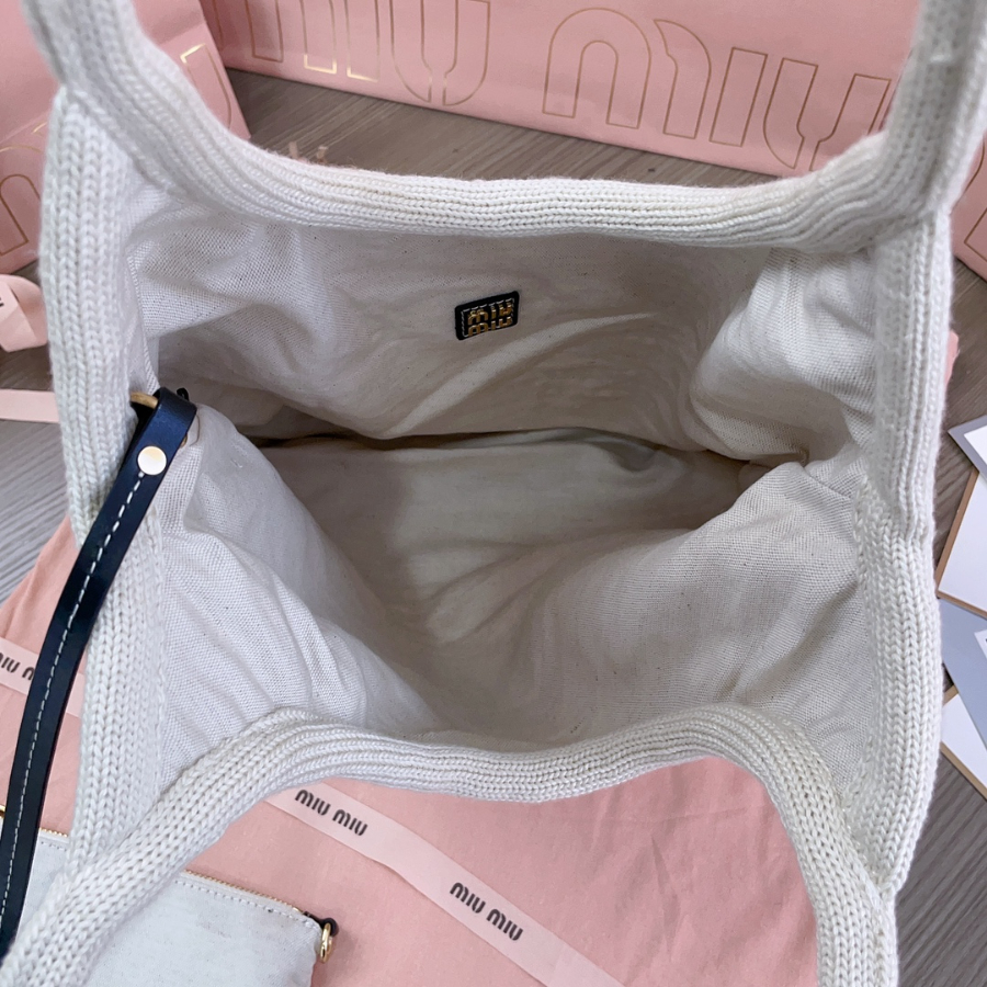 미우미우 로고 니트 토트백 3540cm 화이트9.jpg