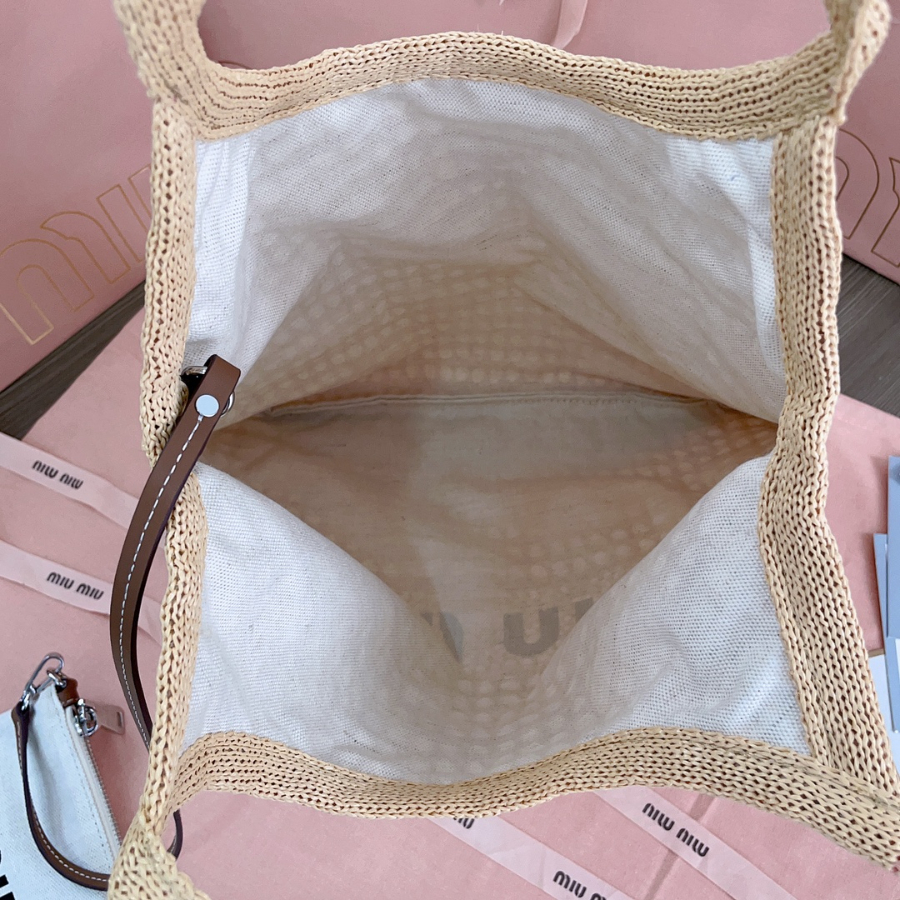 미우미우 로고 프린트 우븐 탑 핸들백 3540cm 베이지5.jpg