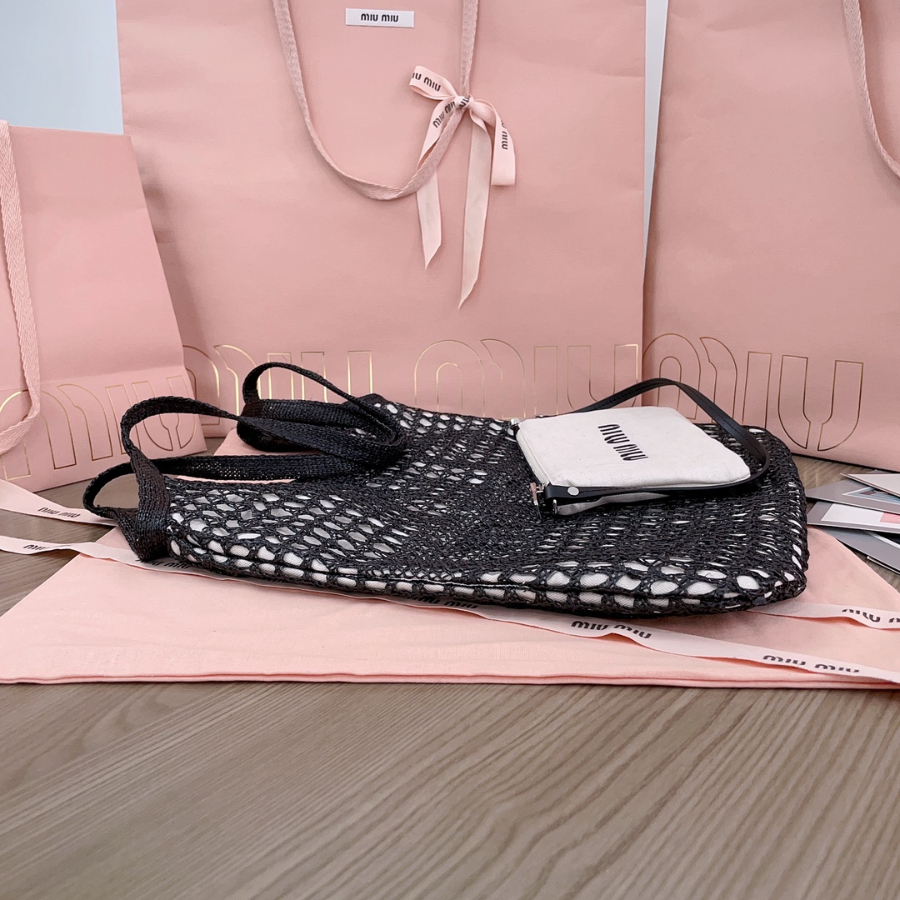 미우미우 로고 프린트 우븐 탑 핸들백 3540cm 블랙4.jpg