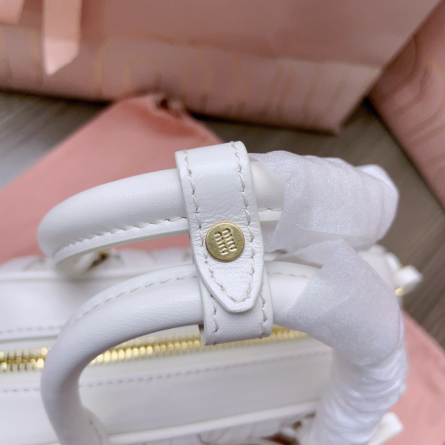 미우미우 마테라쎄 나파 가죽 가방 5BB123 19136cm 화이트5.jpg