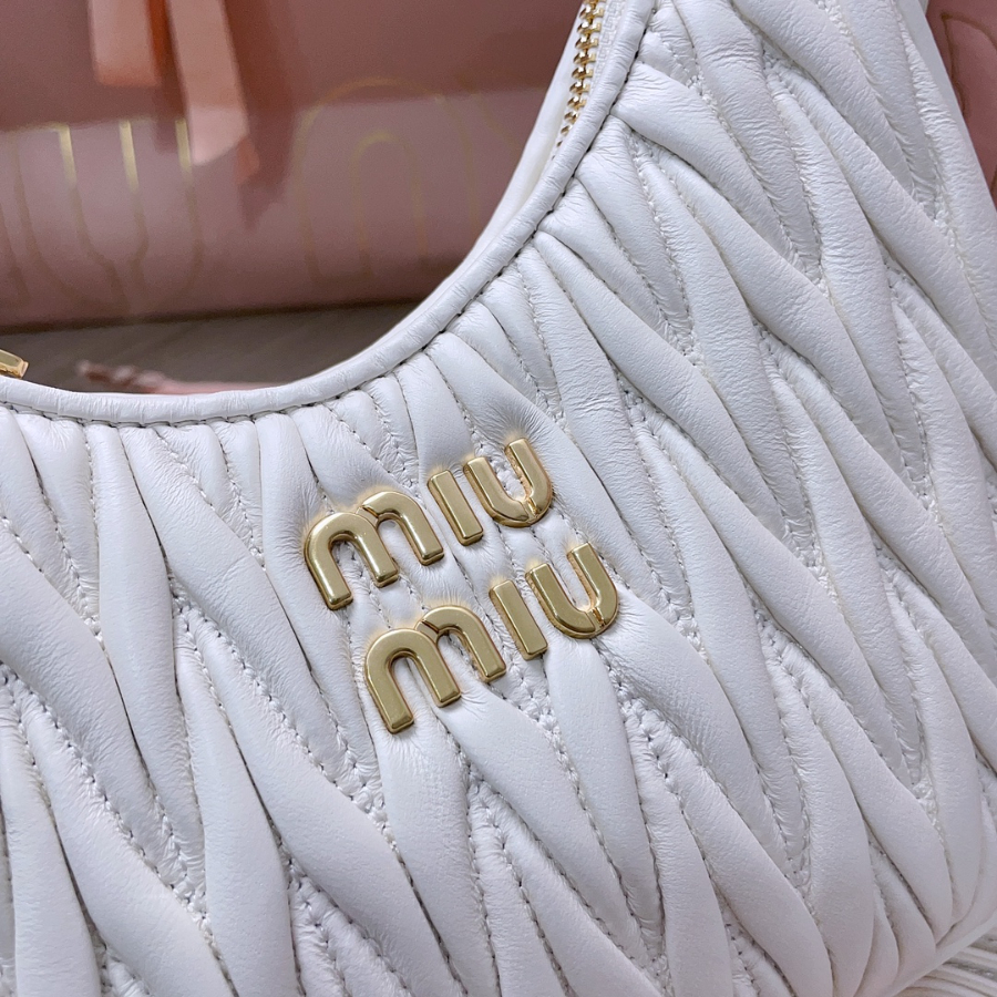 미우미우 마테라쎄 나파 가죽 숄더 백 5BH211 16.5215.5cm 화이트7.jpg