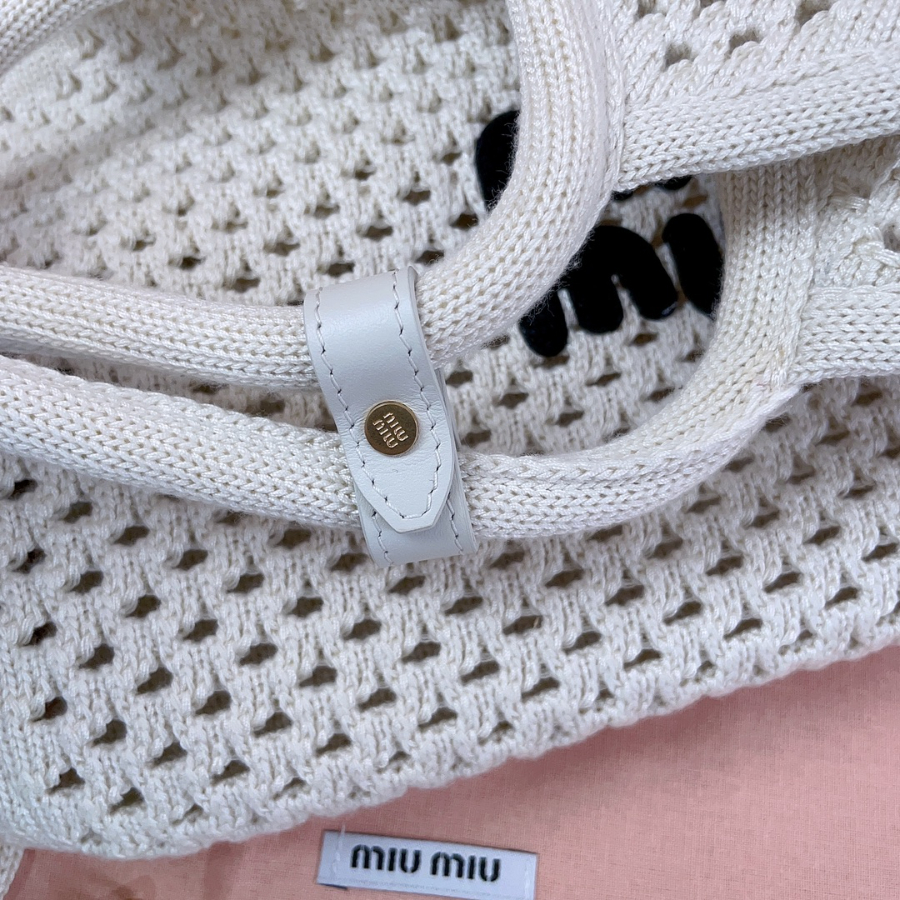 미우미우 모노그램 니트 토트백 282612.5cm 화이트7.jpg