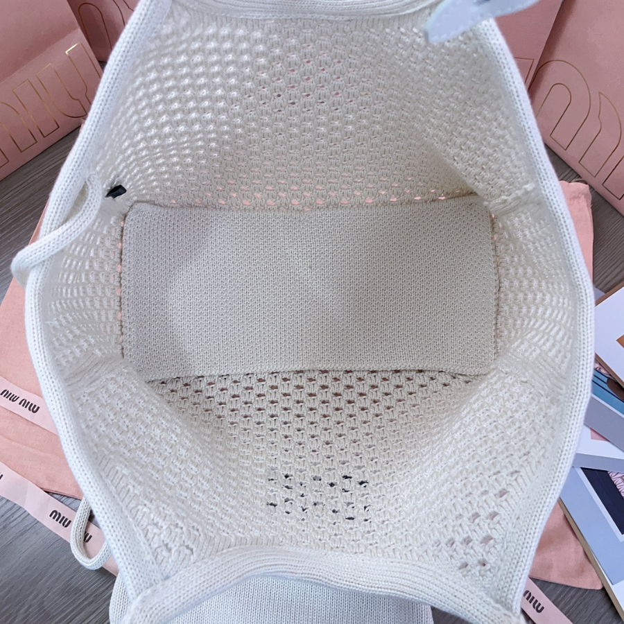 미우미우 모노그램 니트 토트백 282612.5cm 화이트5.jpg