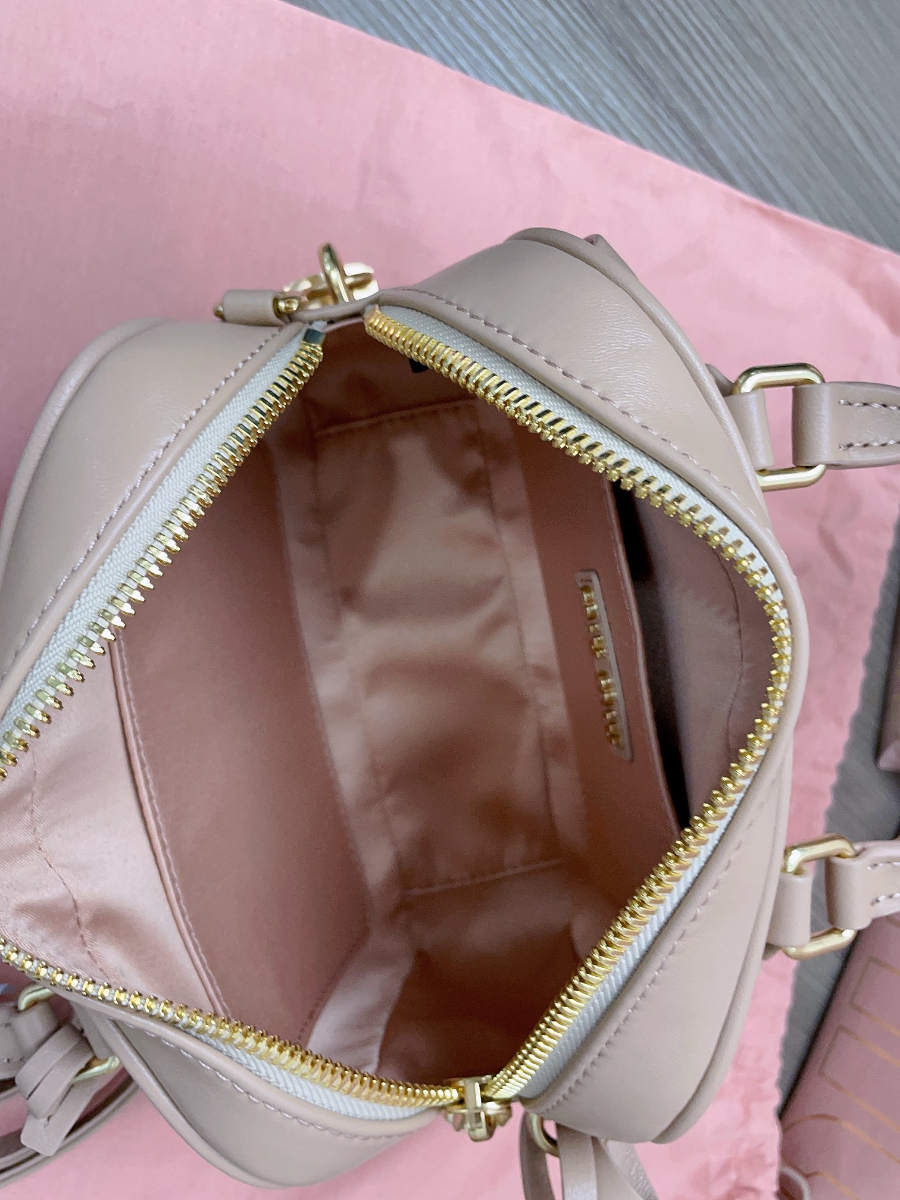 미우미우 미우미우 마테라쎄 나파 가죽 가방 5BB123 19136cm 라이트 커피7.jpg