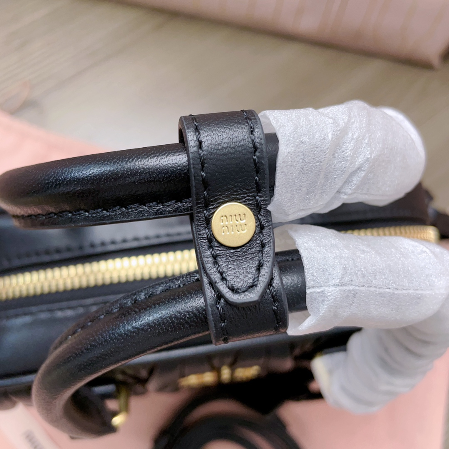 미우미우 미우미우 마테라쎄 나파 가죽 가방 5BB123 19136cm 블랙8.jpg