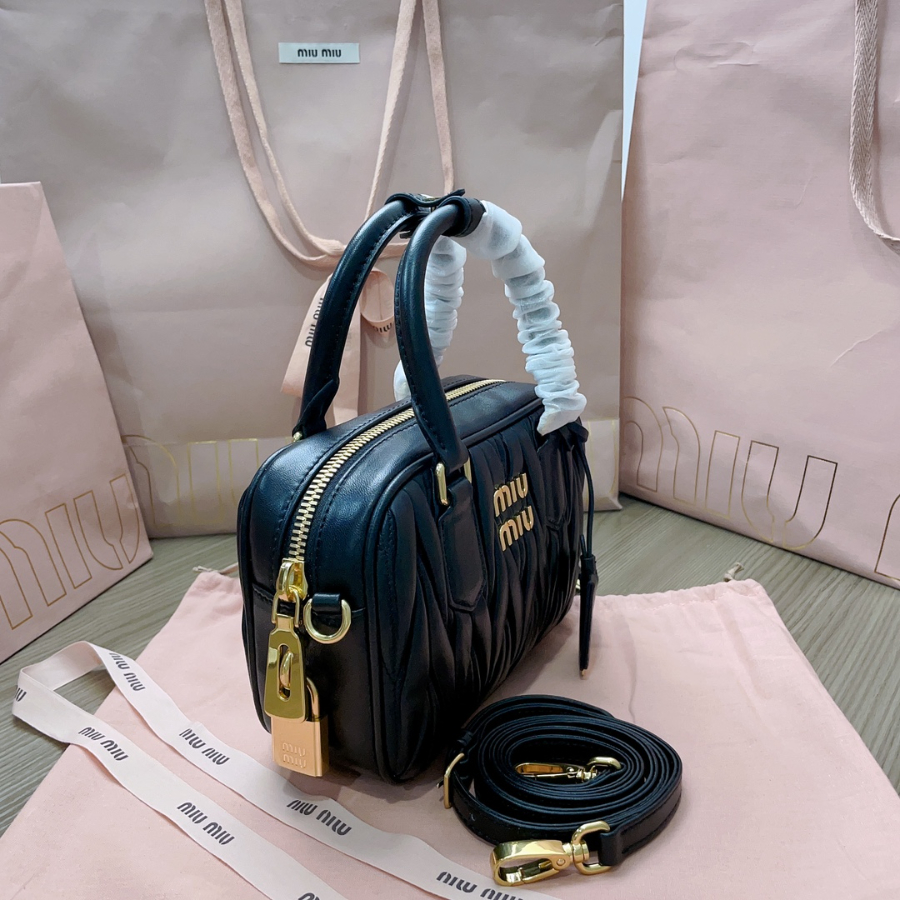 미우미우 미우미우 마테라쎄 나파 가죽 가방 5BB123 19136cm 블랙3.jpg