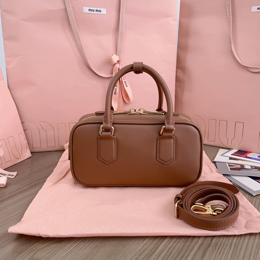 미우미우 아르카디 가죽 백 5BB142 2210.57.5cm 브라운2.jpg