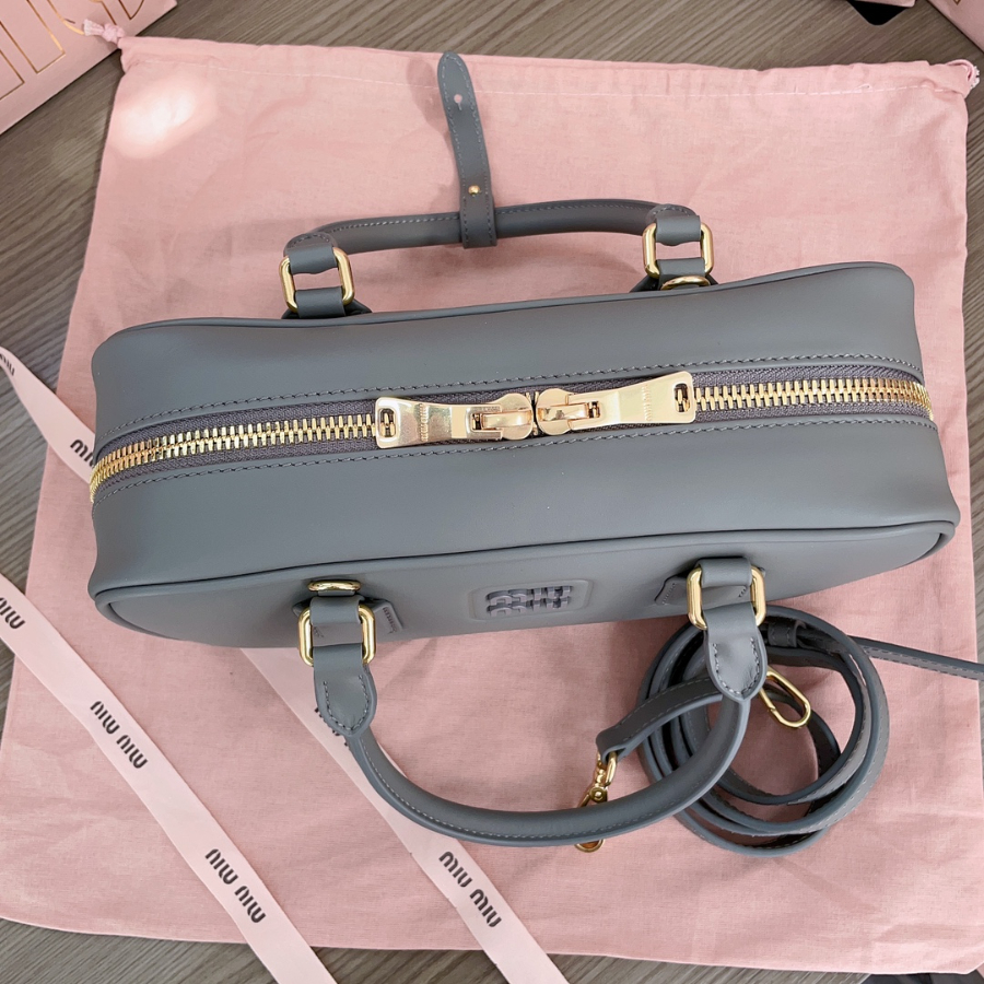 미우미우 아르카디 가죽 백 5BB148 27129cm 그레이6.jpg