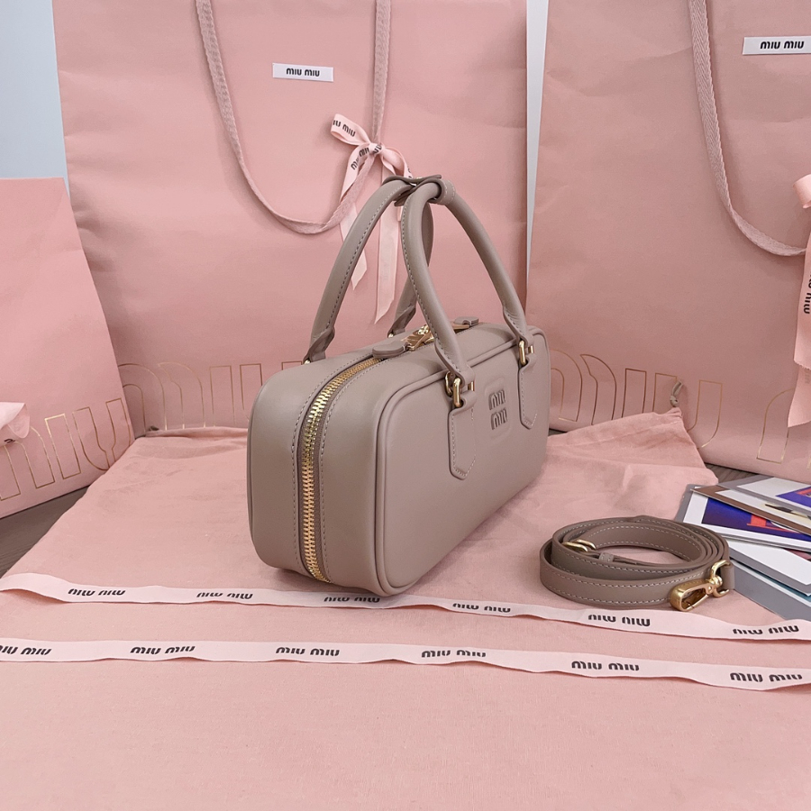 미우미우 아르카디 가죽 백 5BB148 27129cm 라이트 브라운3.jpg