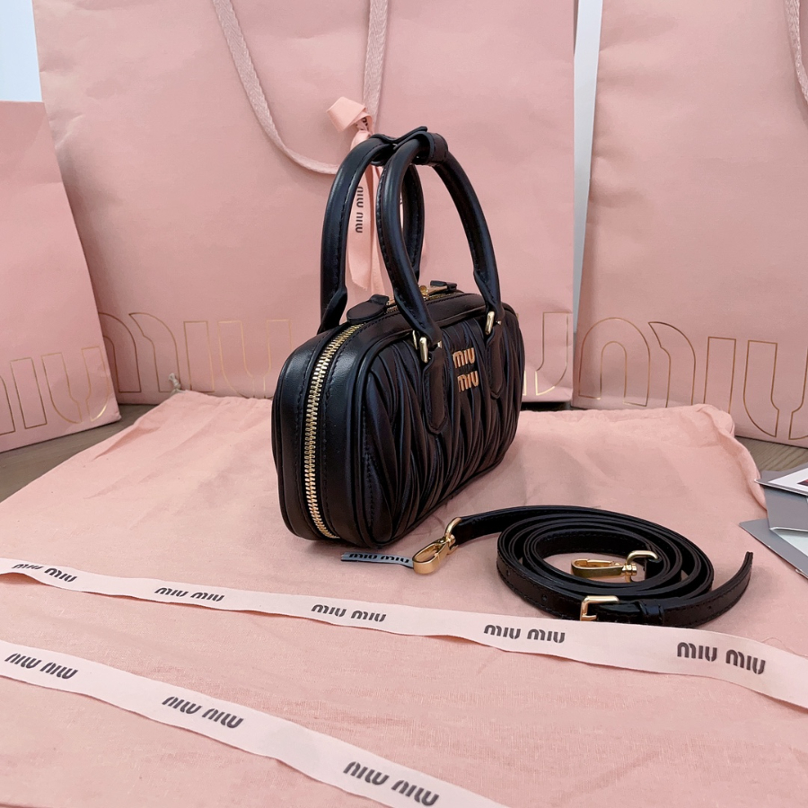 미우미우 아르카디 마테라쎄 나파 가죽 미니 백 19105cm 5BP088 블랙3.jpg