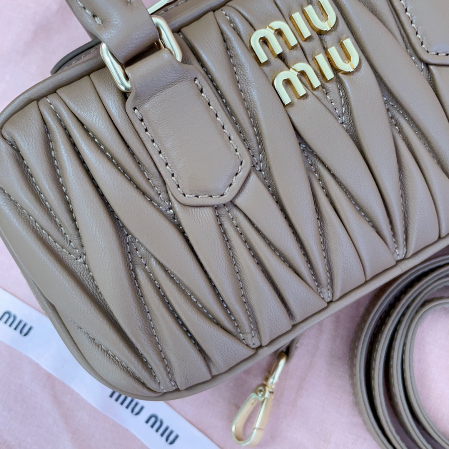 미우미우 아르카디 마테라쎄 나파 가죽 미니 백 19105cm 5BP088 커피7.jpg