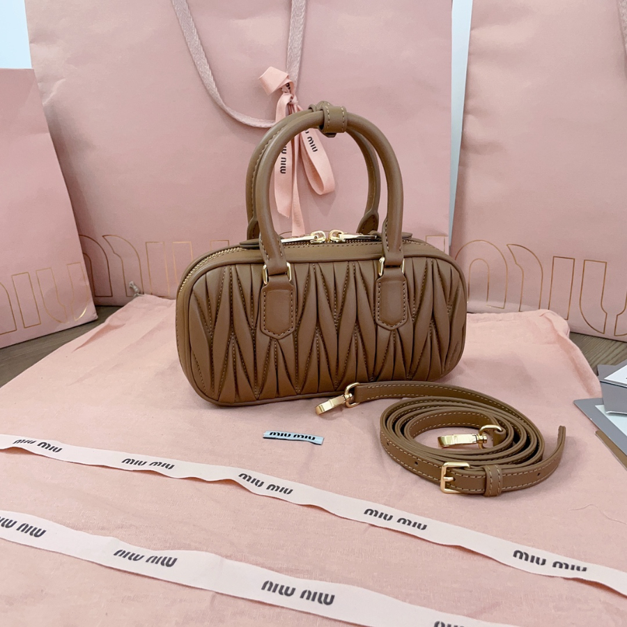 미우미우 아르카디 마테라쎄 나파 가죽 미니 백 19105cm 5BP088 커피2.jpg