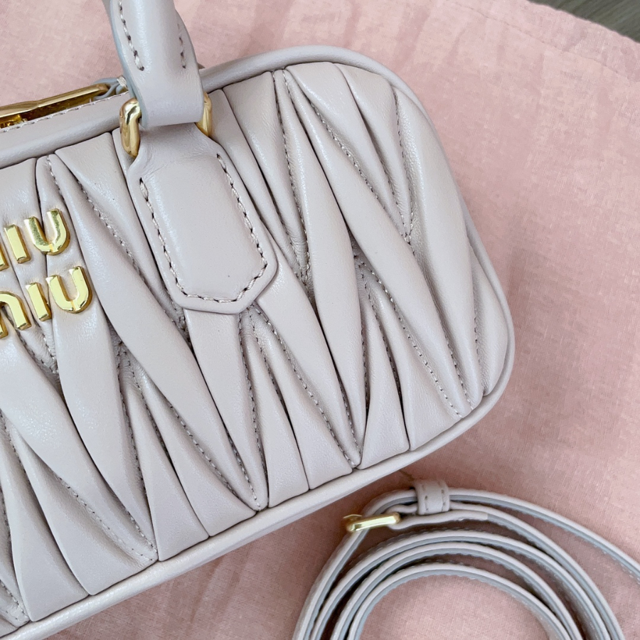 미우미우 아르카디 마테라쎄 나파 가죽 미니 백 19105cm 5BP088 핑크8.jpg