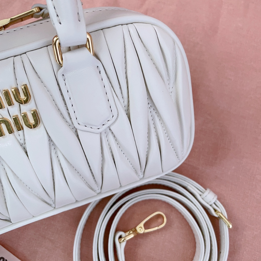미우미우 아르카디 마테라쎄 나파 가죽 미니 백 19105cm 5BP088 화이트7.jpg
