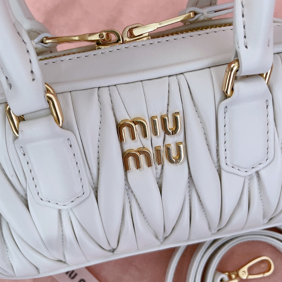 미우미우 아르카디 마테라쎄 나파 가죽 미니 백 19105cm 5BP088 화이트6.jpg