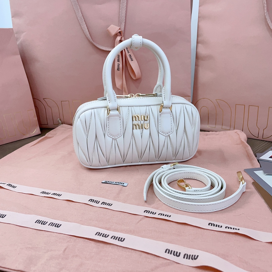 미우미우 아르카디 마테라쎄 나파 가죽 미니 백 19105cm 5BP088 화이트1.jpg