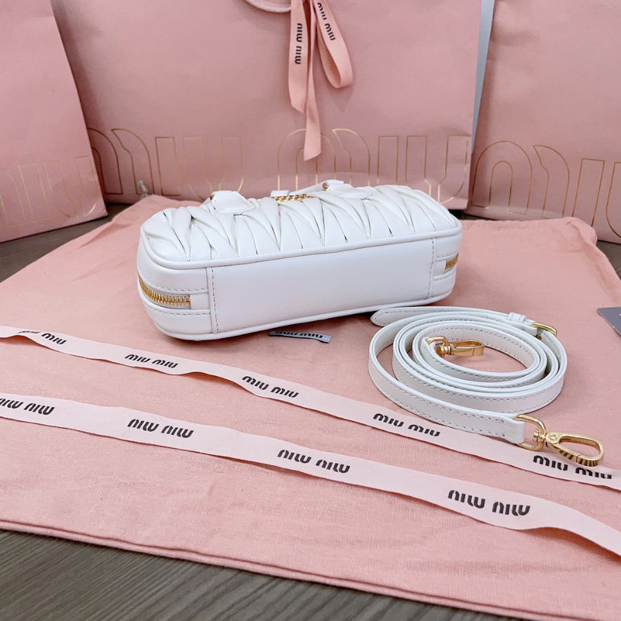 미우미우 아르카디 마테라쎄 나파 가죽 미니 백 19105cm 5BP088 화이트4.jpg