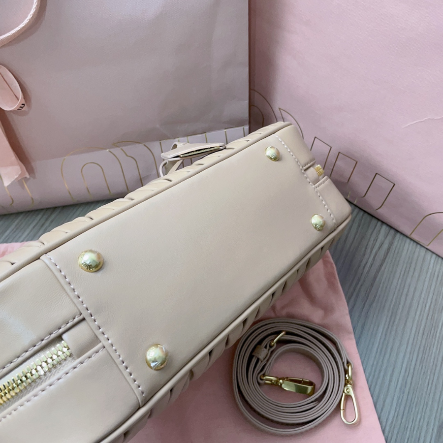 미우미우 아르카디 마테라쎄 나파 가죽 백 5BB148 27129cm 밀크티8.jpg