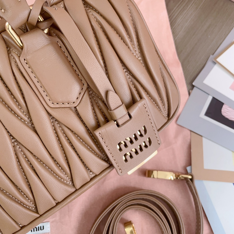 미우미우 아르카디 마테라쎄 나파 가죽 백 5BB148 27129cm 브라운7.jpg