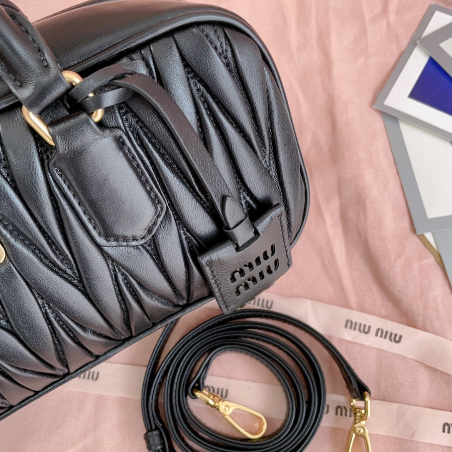 미우미우 아르카디 마테라쎄 나파 가죽 백 5BB148 27129cm 블랙8.jpg