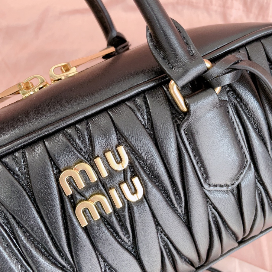미우미우 아르카디 마테라쎄 나파 가죽 백 5BB148 27129cm 블랙7.jpg