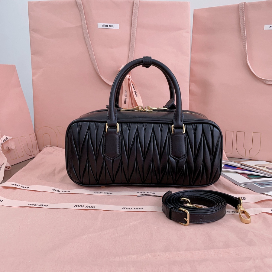 미우미우 아르카디 마테라쎄 나파 가죽 백 5BB148 27129cm 블랙2.jpg