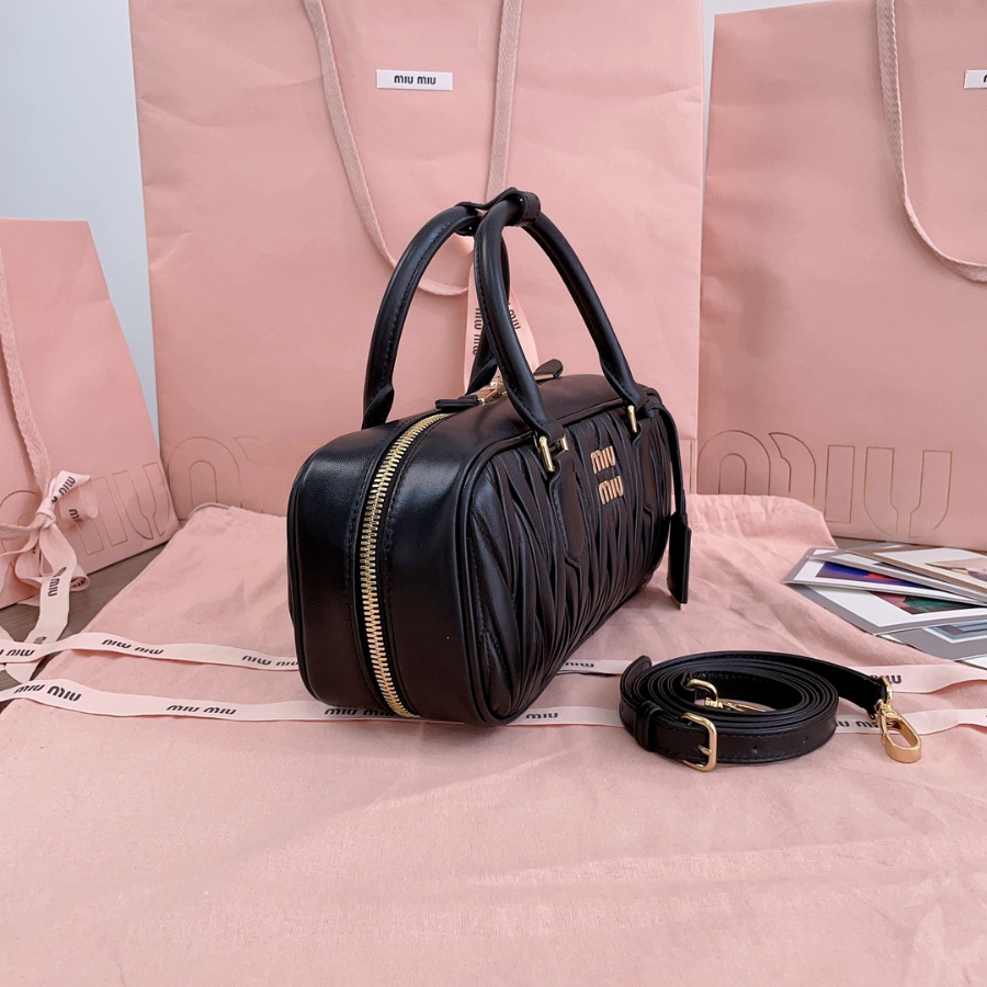 미우미우 아르카디 마테라쎄 나파 가죽 백 5BB148 27129cm 블랙3.jpg