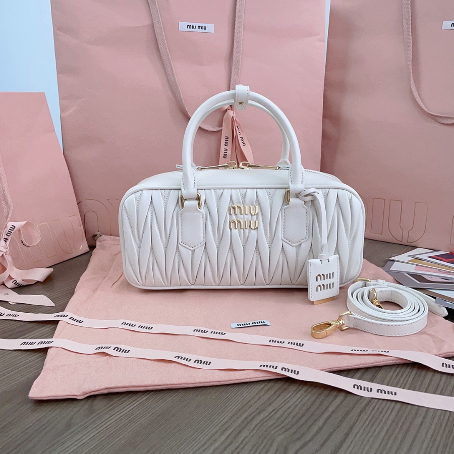 미우미우 아르카디 마테라쎄 나파 가죽 백 5BB148 27129cm 화이트1.jpg