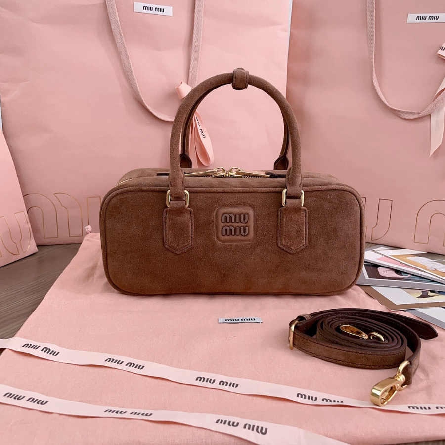 미우미우 아르카디 스웨이드 백 5BB148 27129cm 다크 브라운1.jpg