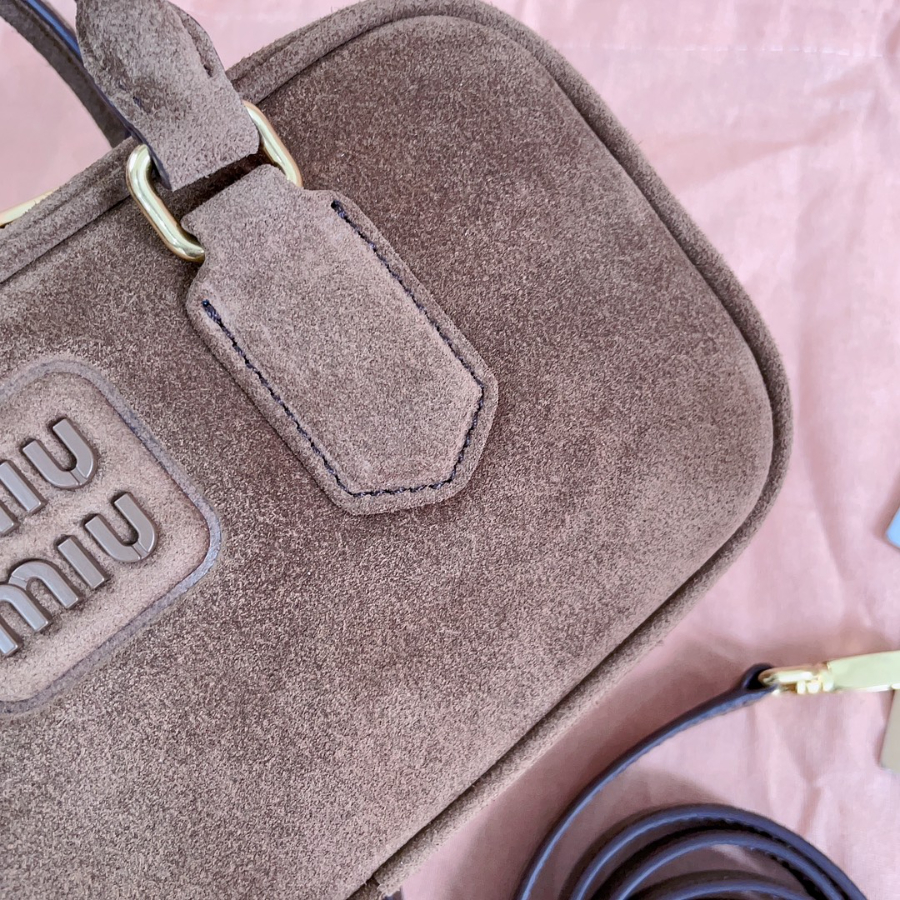 미우미우 아르카디 스웨이드 탑 핸들 백 5BB142 2210.57.5cm 다크 브라운8.jpg