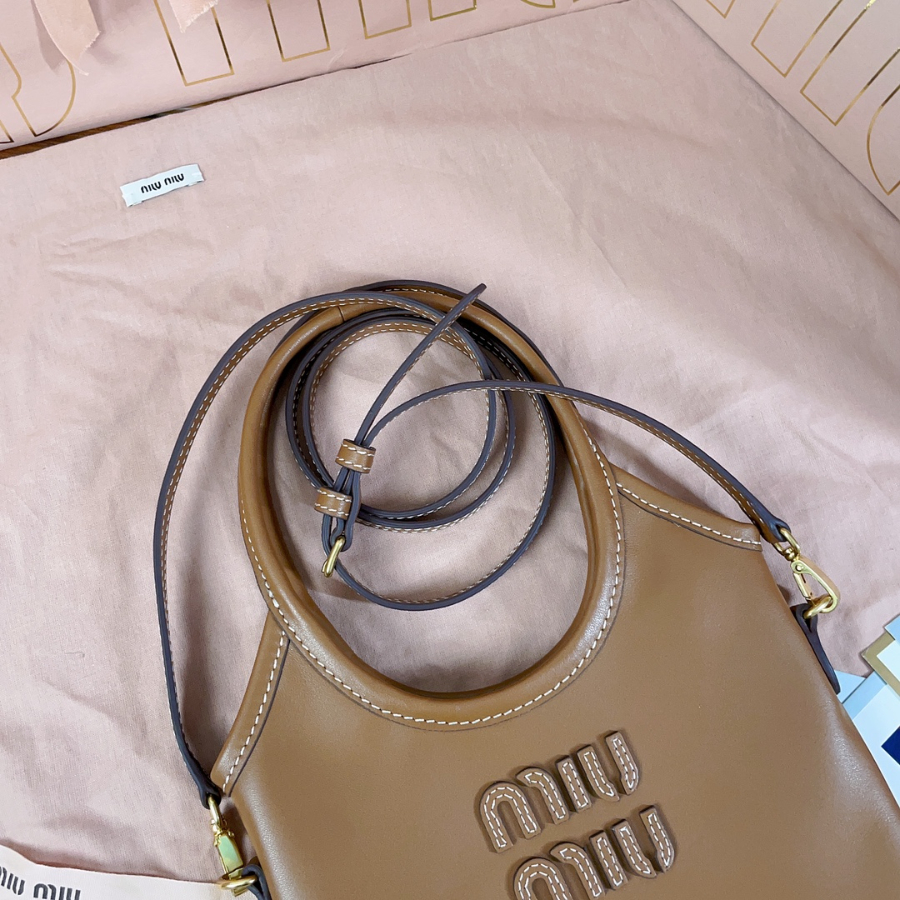 미우미우 아이비 가죽 핸드백 5BA281 2024cm 브라운6.jpg
