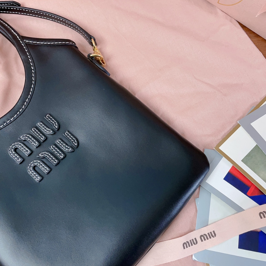 미우미우 아이비 가죽 핸드백 5BA281 2024cm 블랙7.jpg