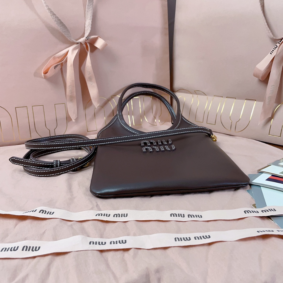 미우미우 아이비 가죽 핸드백 5BA281 2024cm 초콜릿5.jpg