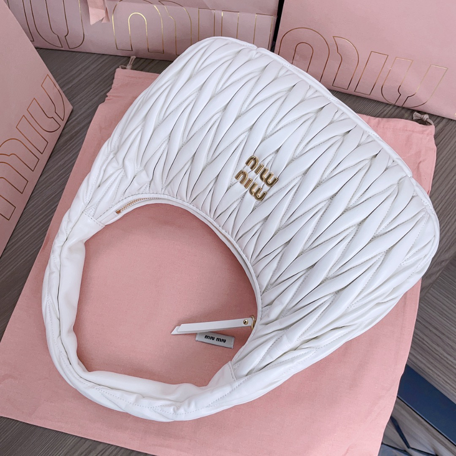 미우미우 완더 마테라쎼 나파 가죽 호보 백 5BC108 292410cm 화이트4.jpg