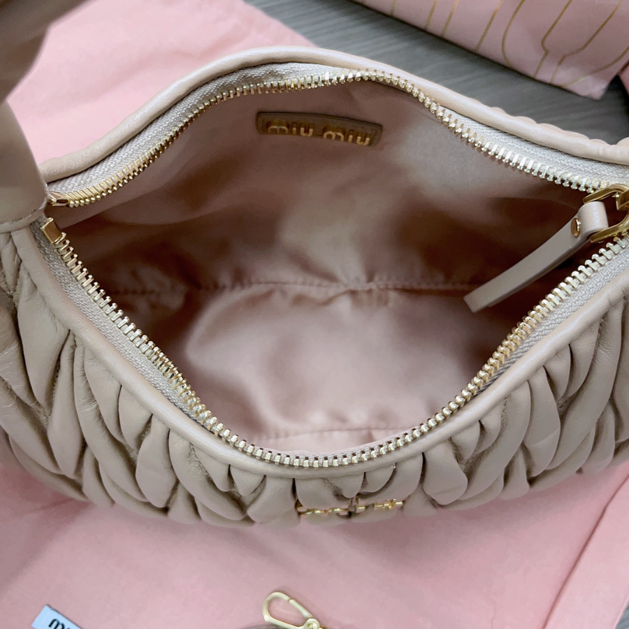 미우미우 완더 마테라쎼 나파 가죽 호보 백 5BC153 25187cm 라이트 브라운8.jpg