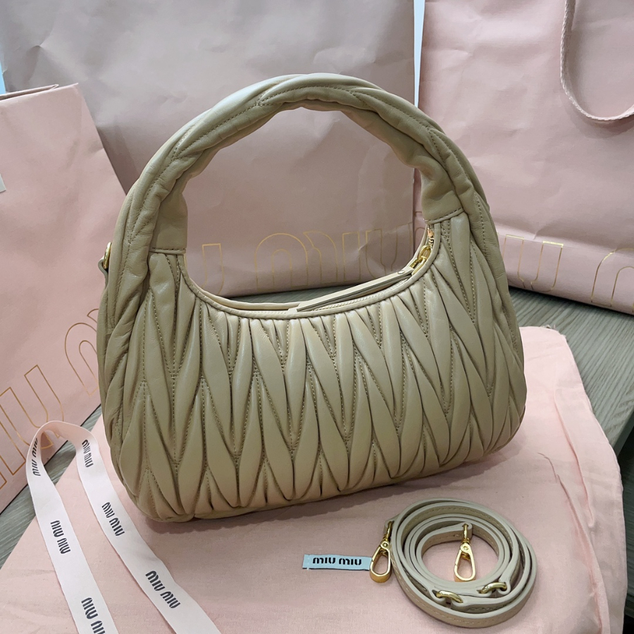 미우미우 완더 마테라쎼 나파 가죽 호보 백 5BC153 25187cm 라이트 브라운3.jpg