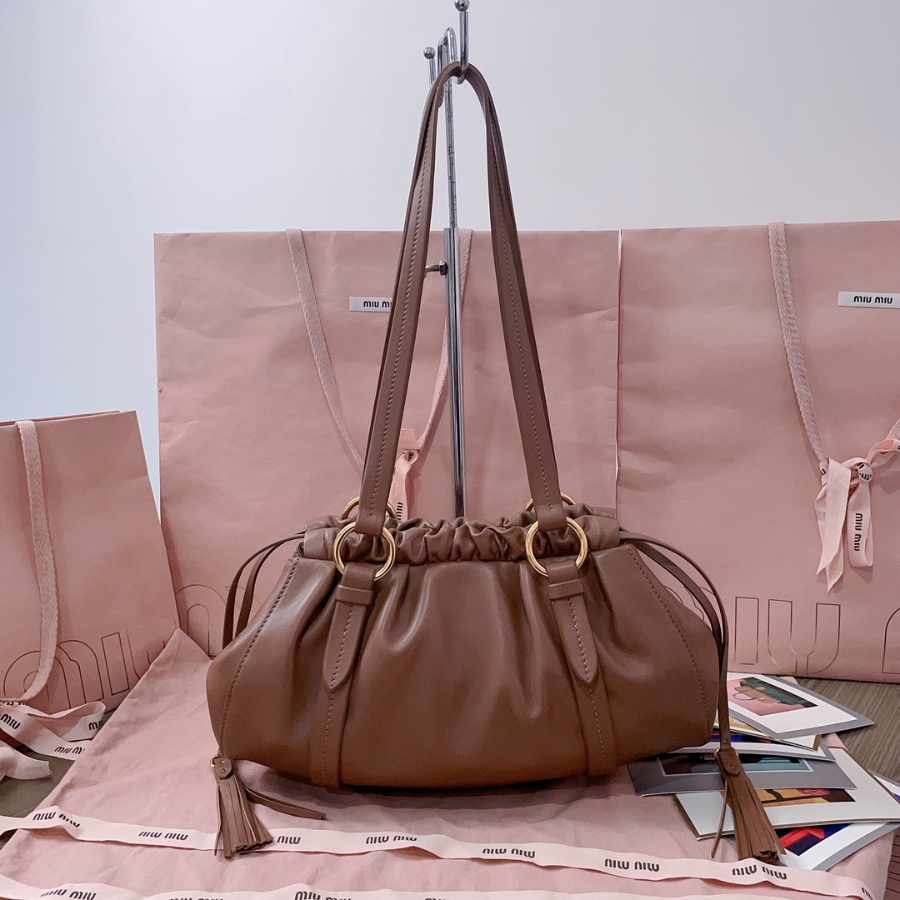 미우미우 쥬아 나파 백 다크 브라운 5BG306 321610.5cm2.jpg