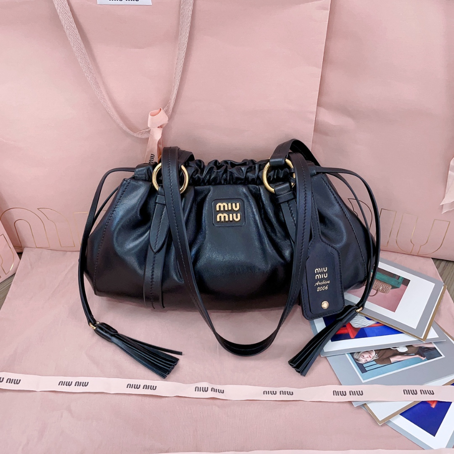 미우미우 쥬아 나파 백 블랙 5BG306 321610.5cm4.jpg