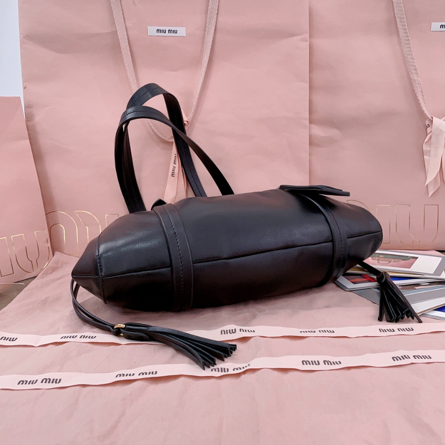 미우미우 쥬아 나파 백 블랙 5BG306 321610.5cm5.jpg