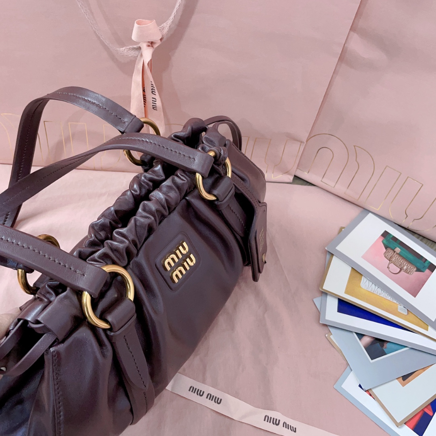 미우미우 쥬아 나파 백 와인 5BG306 321610.5cm7.jpg