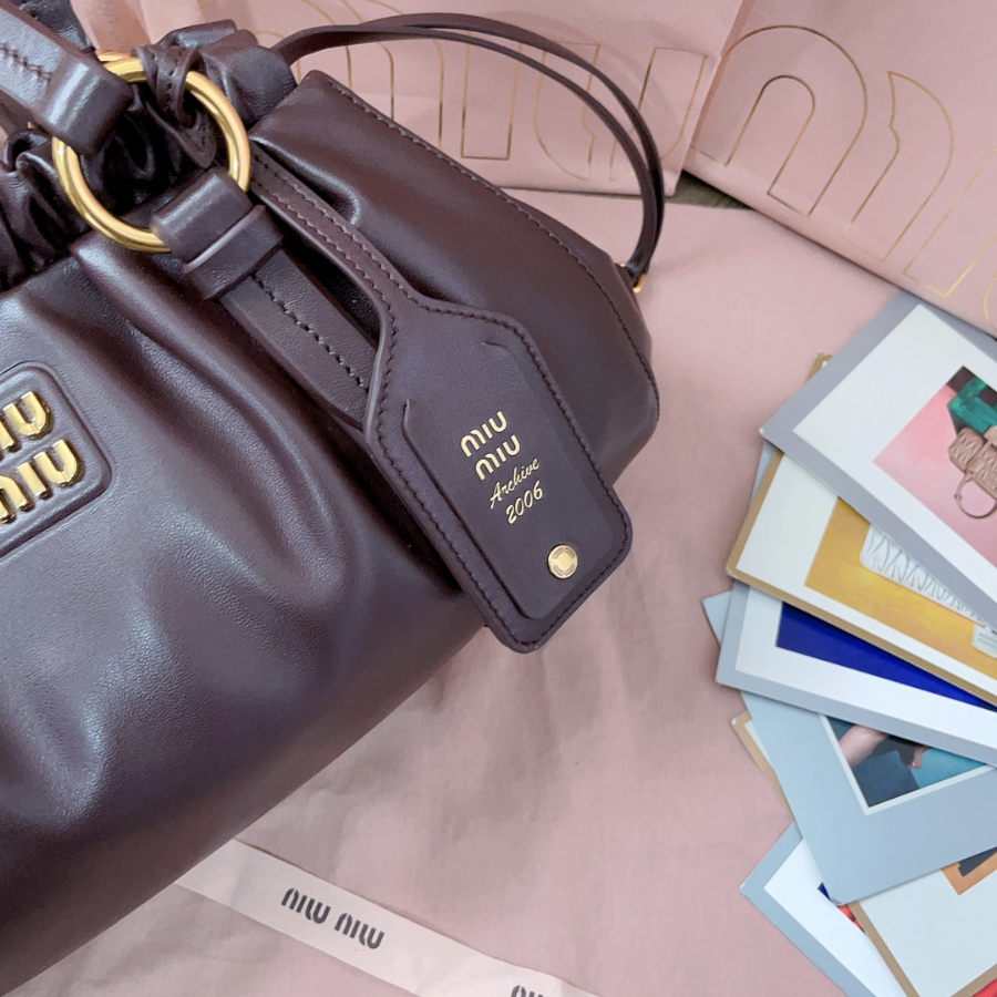 미우미우 쥬아 나파 백 와인 5BG306 321610.5cm9.jpg