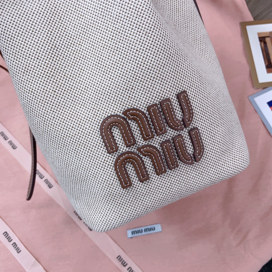 미우미우 캔버스 버킷백 5BE090 1622.514cm8.jpg