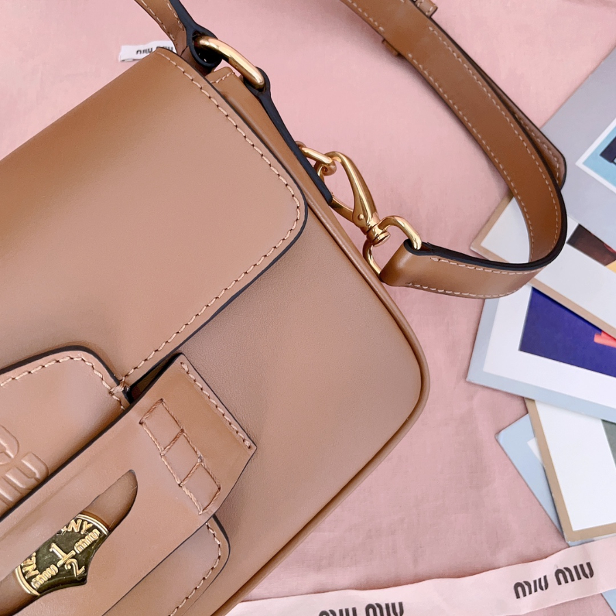 미우미우 패니 가죽 백 2313.55cm 5BD270 꼬냑8.jpg