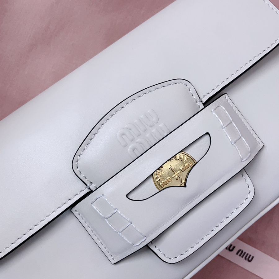 미우미우 패니 가죽 백 2313.55cm 5BD270 화이트7.jpg