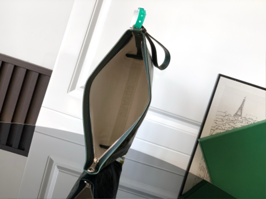 고야드 콘티 파우치 246.522cm 다크 그린04.jpg