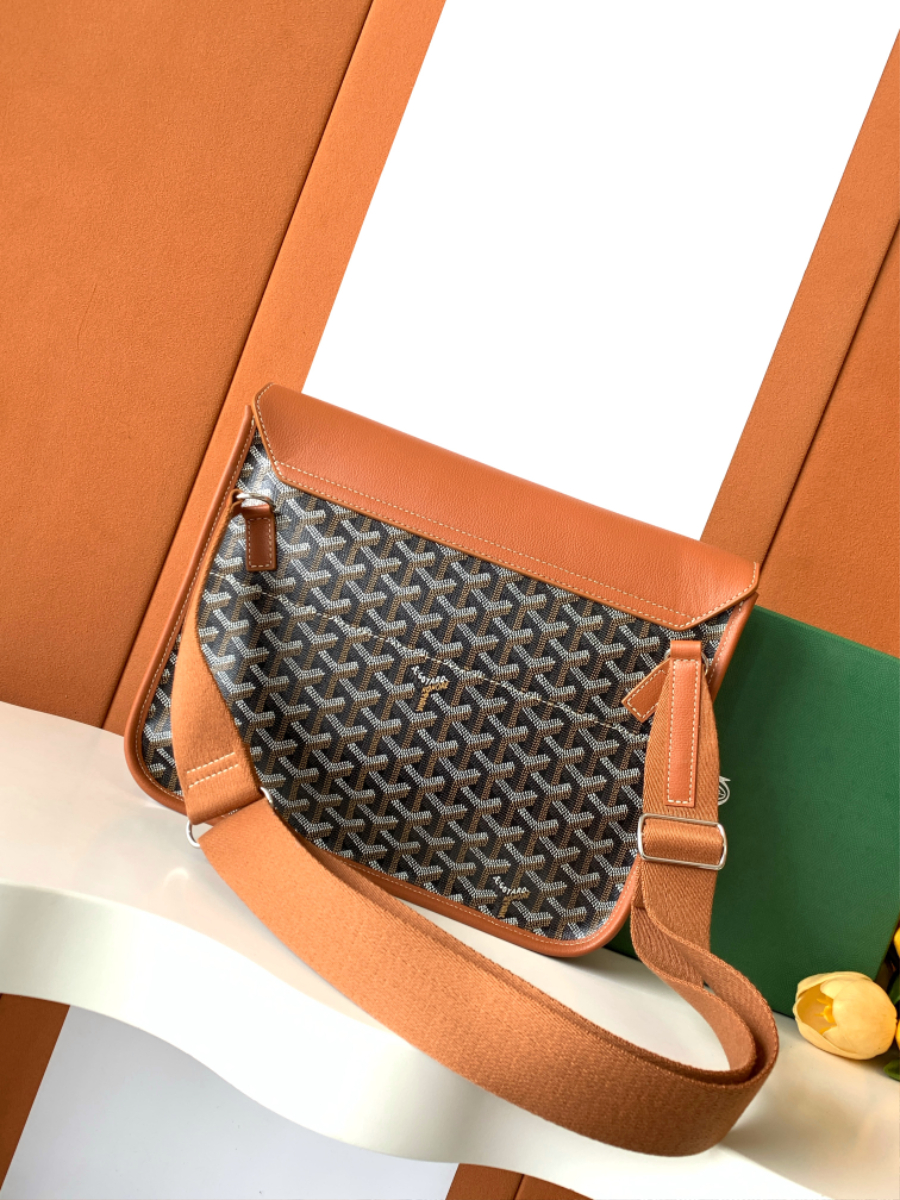 고야드 쿠르지에 메신저백 브라운 32425m2.jpg